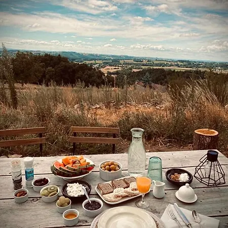 Chateau De Cours Couette-café Sénezergues