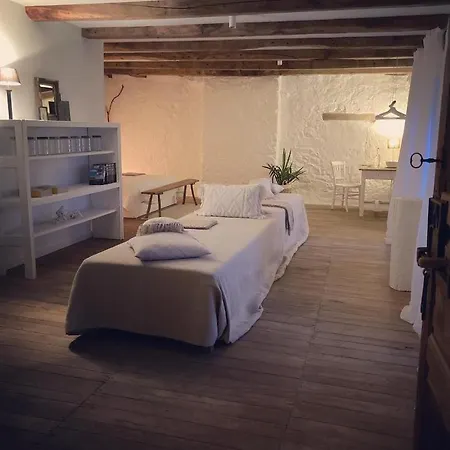 Chateau De Cours Couette-café Sénezergues