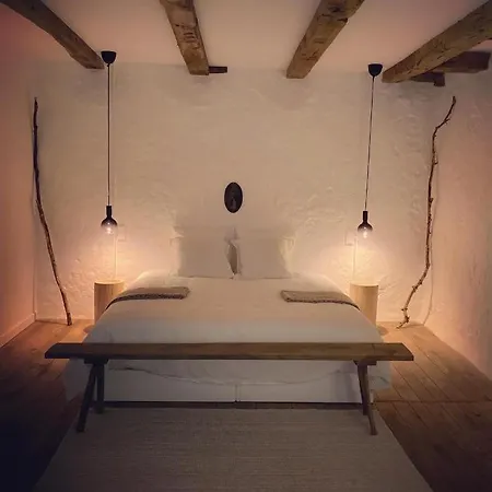 Bed & Breakfast Chateau De Cours 3*