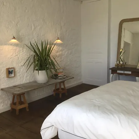 Chateau De Cours Couette-café Sénezergues